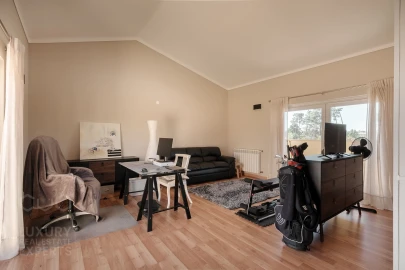 Apartamento T5 para Venda em Corroios