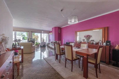 Apartamento T5 para Venda em Corroios