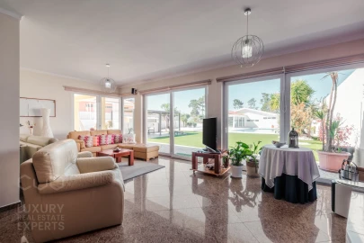 Apartamento T5 para Venda em Corroios