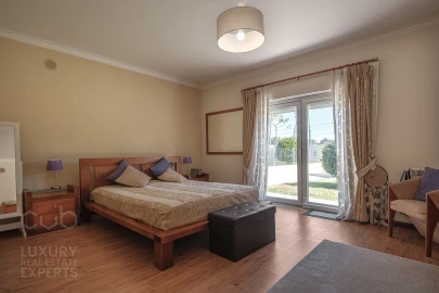 Apartamento T5 para Venda em Corroios
