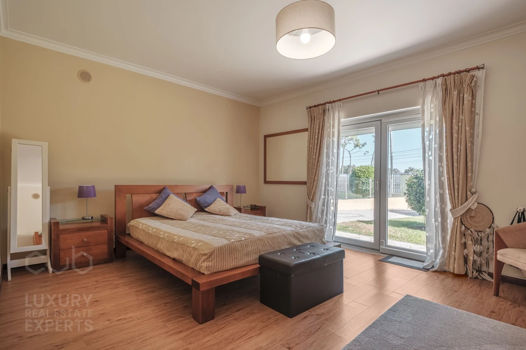 Apartamento T5 para Venda em Corroios Foto 37
