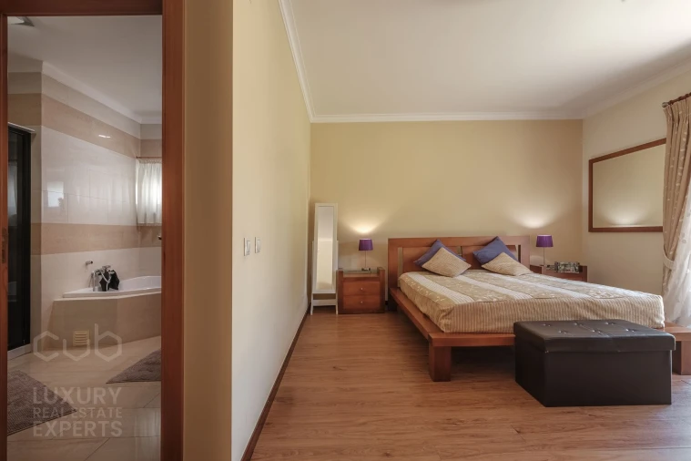 Apartamento T5 para Venda em Corroios Foto 39