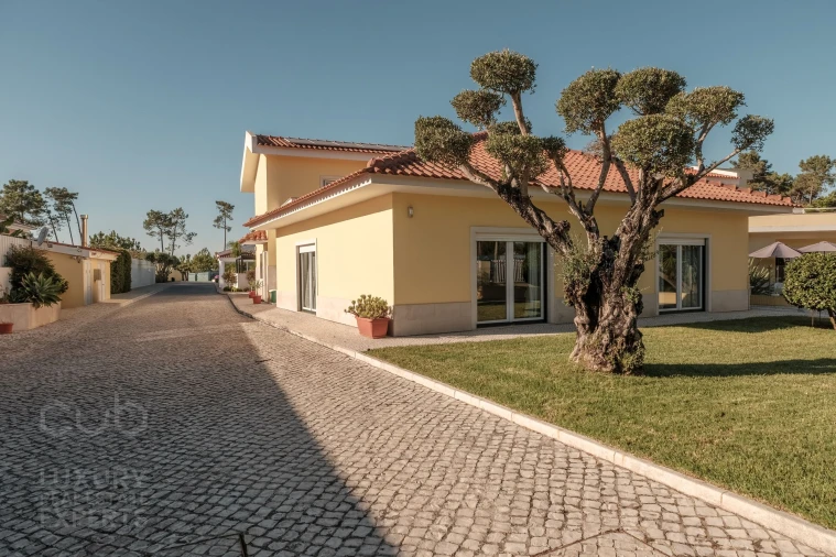Apartamento T5 para Venda em Corroios Foto 10