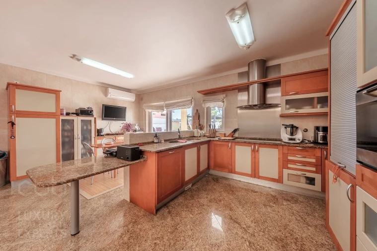 Apartamento T5 para Venda em Corroios Foto 52