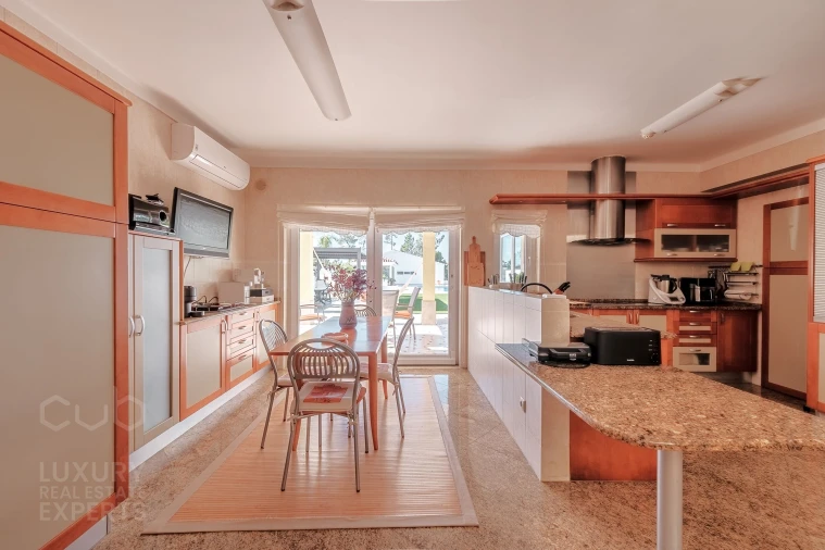 Apartamento T5 para Venda em Corroios Foto 23
