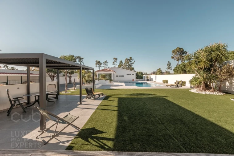 Apartamento T5 para Venda em Corroios Foto 15