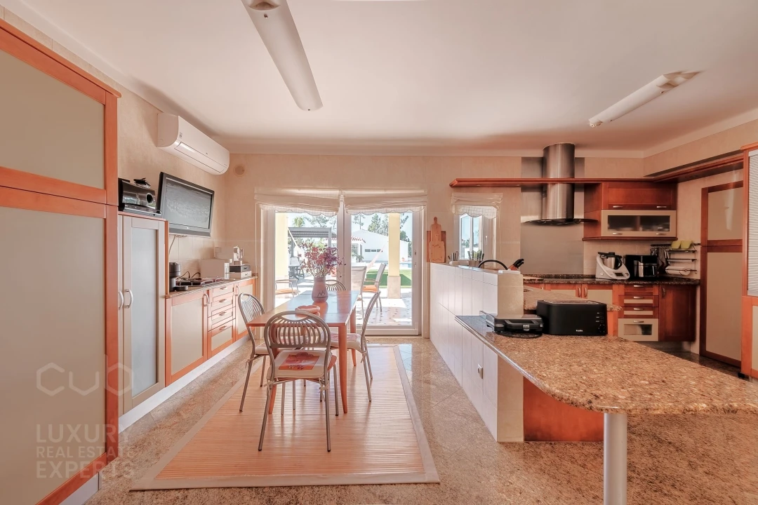 Apartamento T5 para Venda em Corroios Foto 23