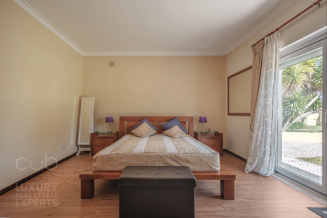 Apartamento T5 para Venda em Corroios Foto 36