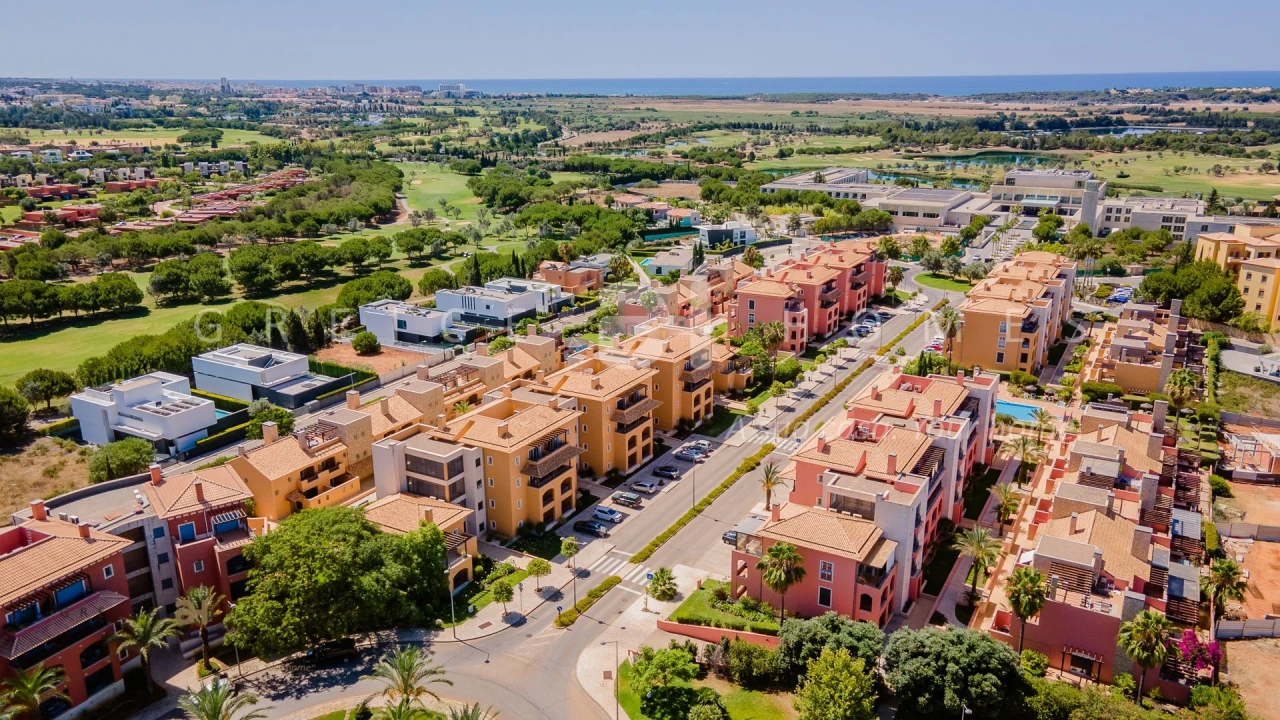 Apartamento T2 para Venda em Quarteira Foto 2