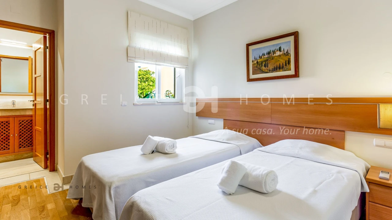 Apartamento T2 para Venda em Quarteira Foto 18