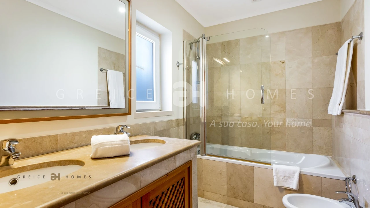 Apartamento T2 para Venda em Quarteira Foto 16