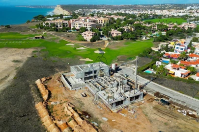 Moradia T4 para Venda em Lagos (São Sebastião e Santa Maria)