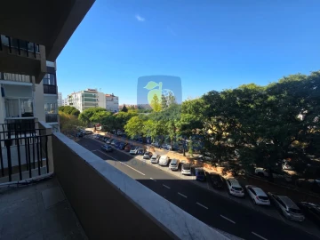 Apartamento T3 para Venda em Benfica