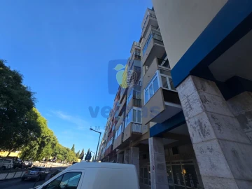 Apartamento T3 para Venda em Benfica