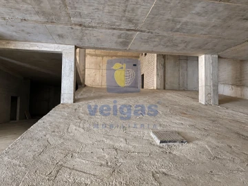 Armazém para Venda em Sacavém e Prior Velho