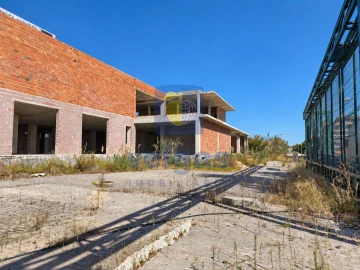 Armazém para Venda em Sacavém e Prior Velho