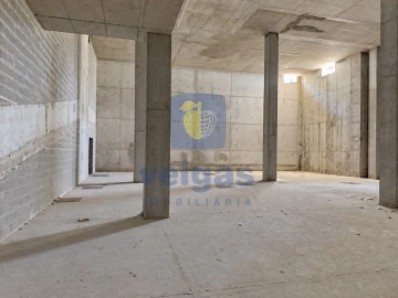 Armazém para Venda em Sacavém e Prior Velho