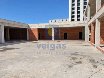 Armazém para Venda em Sacavém e Prior Velho