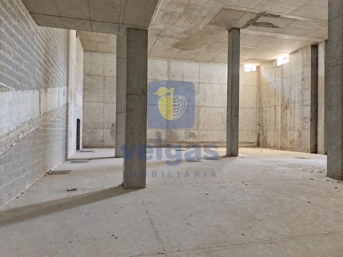 Armazém para Venda em Sacavém e Prior Velho Foto 3