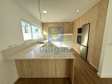 Moradia T4 para Venda em Atouguia da Baleia