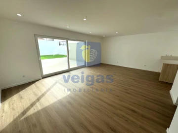 Moradia T4 para Venda em Atouguia da Baleia
