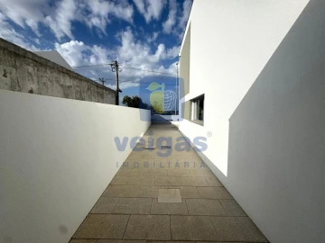 Moradia T4 para Venda em Atouguia da Baleia