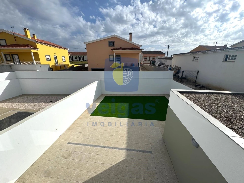 Moradia T4 para Venda em Atouguia da Baleia Foto 29