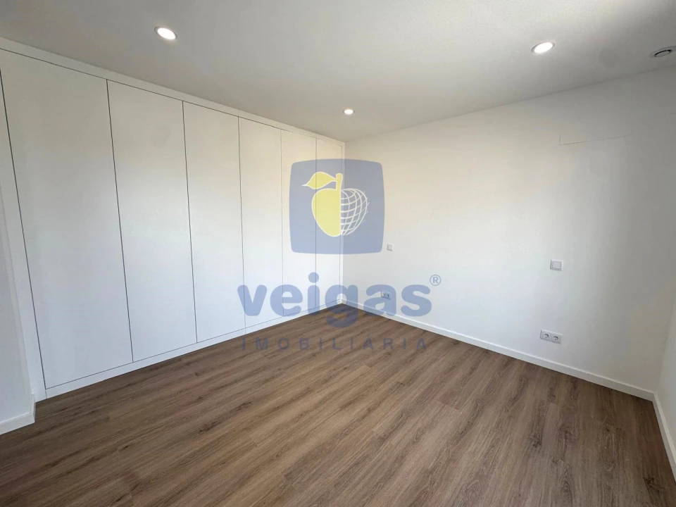 Moradia T4 para Venda em Atouguia da Baleia Foto 18