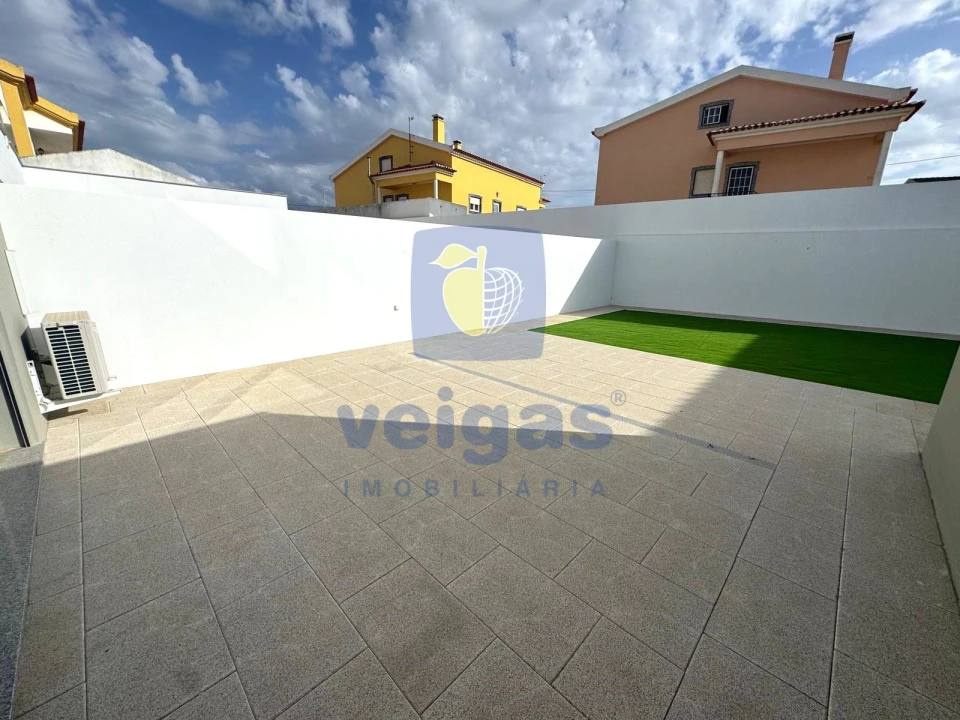 Moradia T4 para Venda em Atouguia da Baleia Foto 14
