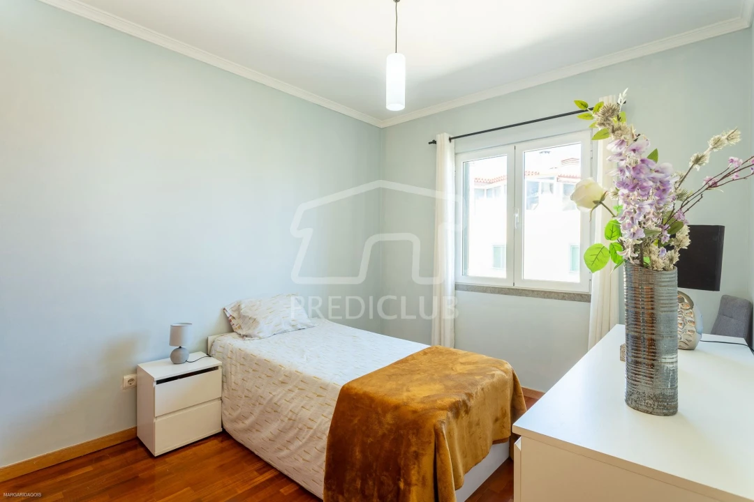 Apartamento T2 para Venda em Caniço Foto 9