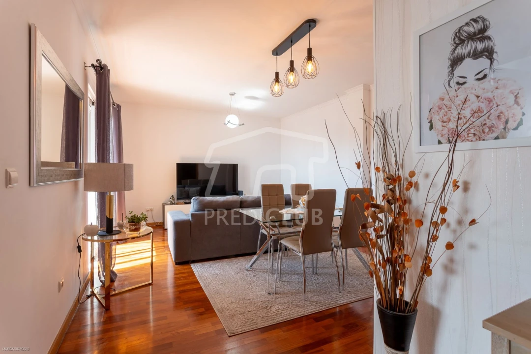 Apartamento T2 para Venda em Caniço Foto 2