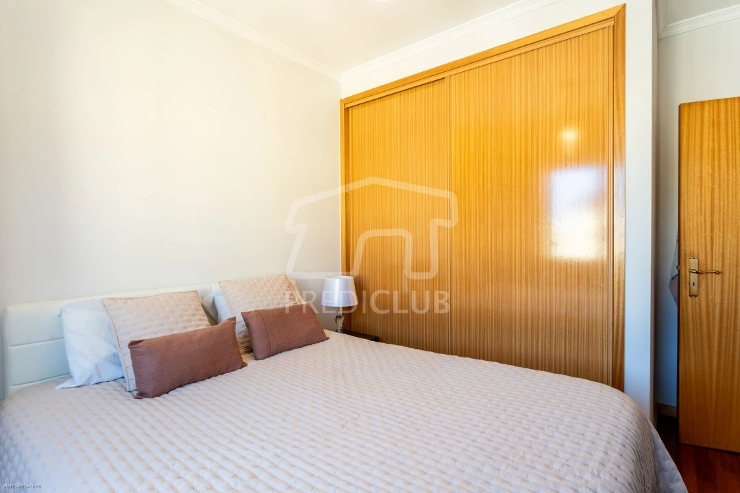 Apartamento T2 para Venda em Caniço Foto 7