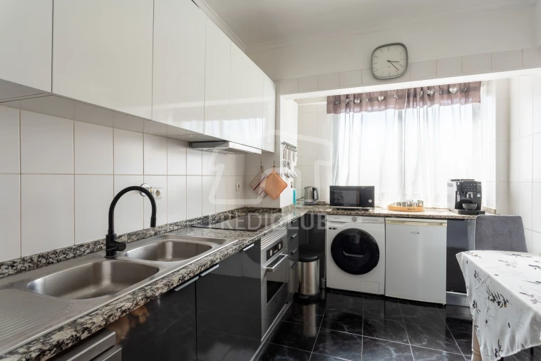 Apartamento T2 para Venda em Caniço Foto 13