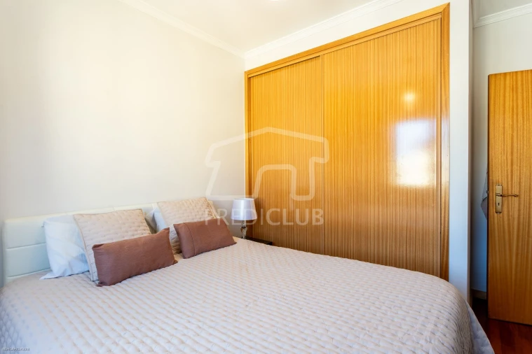 Apartamento T2 para Venda em Caniço Foto 7