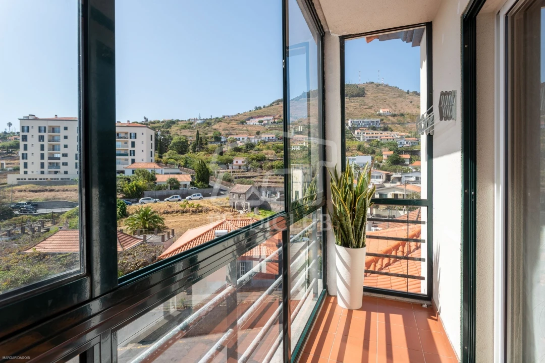 Apartamento T2 para Venda em Caniço Foto 11