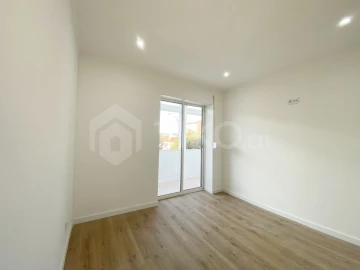 Apartamento T2 para Venda em Venteira