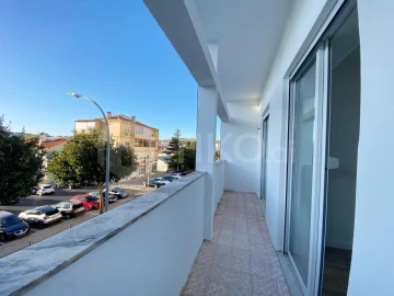 Apartamento T2 para Venda em Venteira