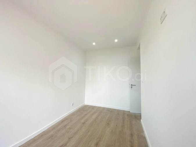 Apartamento T2 para Venda em Venteira Foto 8