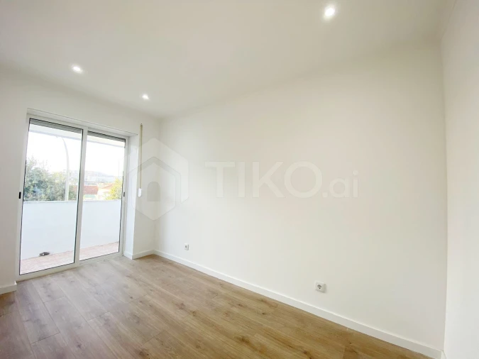 Apartamento T2 para Venda em Venteira Foto 6