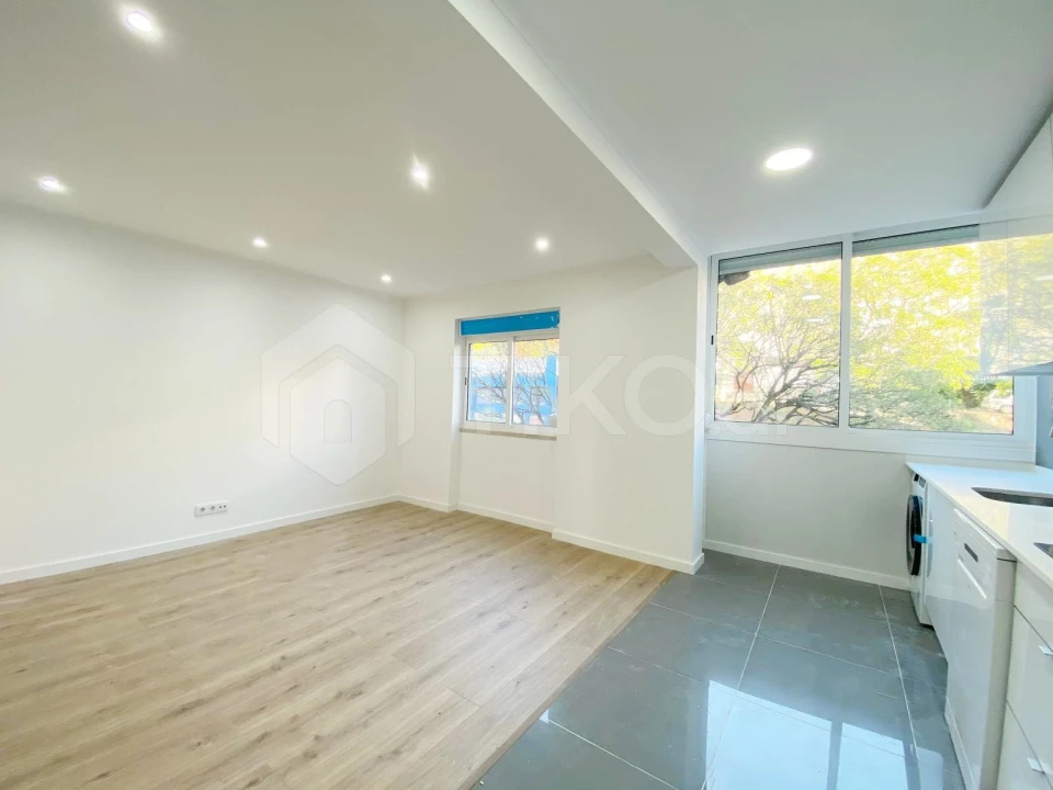 Apartamento T2 para Venda em Venteira Foto 3
