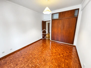 Apartamento T3 para Arrendamento em Loures