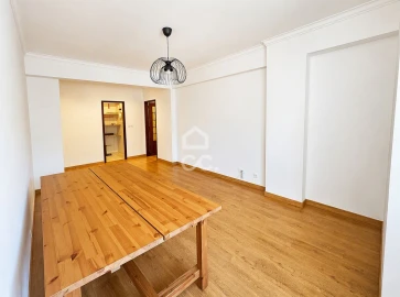 Apartamento T3 para Arrendamento em Loures