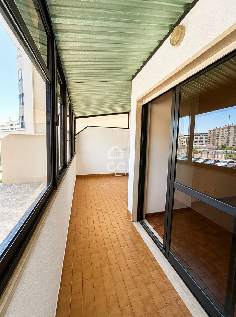 Apartamento T3 para Arrendamento em Loures Foto 19