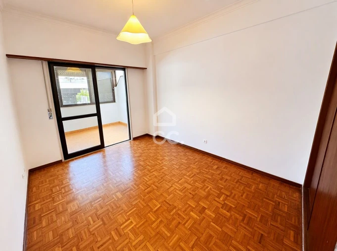 Apartamento T3 para Arrendamento em Loures Foto 23