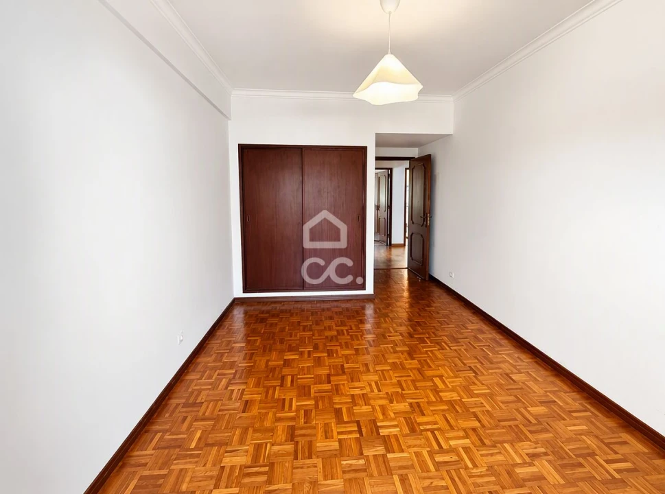 Apartamento T3 para Arrendamento em Loures Foto 22