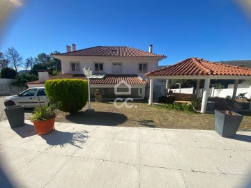 Moradia T5 para Venda em Mira de Aire