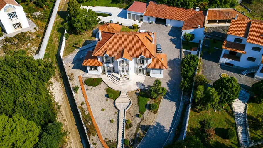 Moradia T5 para Venda em Mira de Aire Foto 3