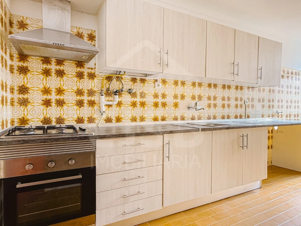 Apartamento T2 para Venda em Benavente Foto 3