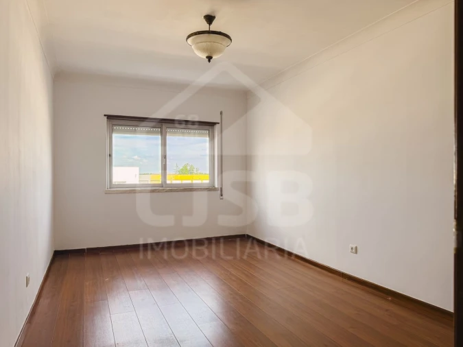 Apartamento T2 para Venda em Benavente Foto 9