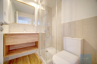 Apartamento T2 para Venda em Santo António dos Cavaleiros e Frielas